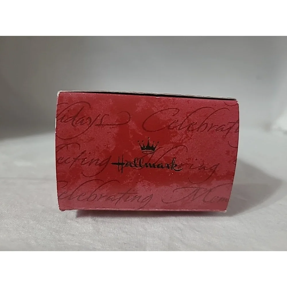 Hallmark Keepsake Ornament 2000 Mom Queen Mom‎ Robert Chad Sculpted QX8064